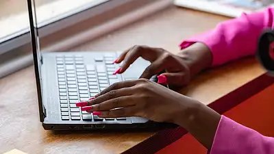 Zarabianie online i praca zdalna – najlepsze pomysły 2025