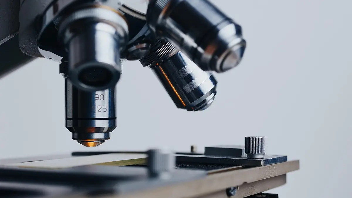 Ile zarabia diagnosta laboratoryjny? Średnie zarobki i persp